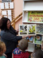 Интерактив у книжной выставки